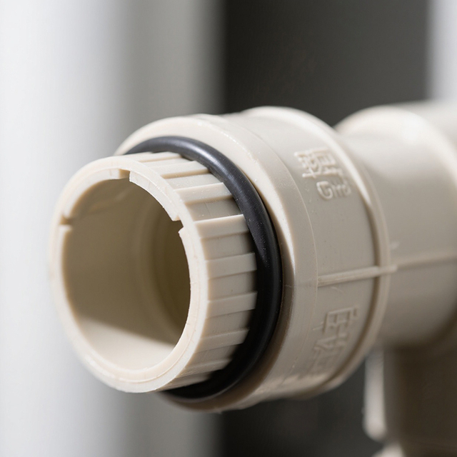 Pipe interface silicone seal, anti-fluid leakage protection