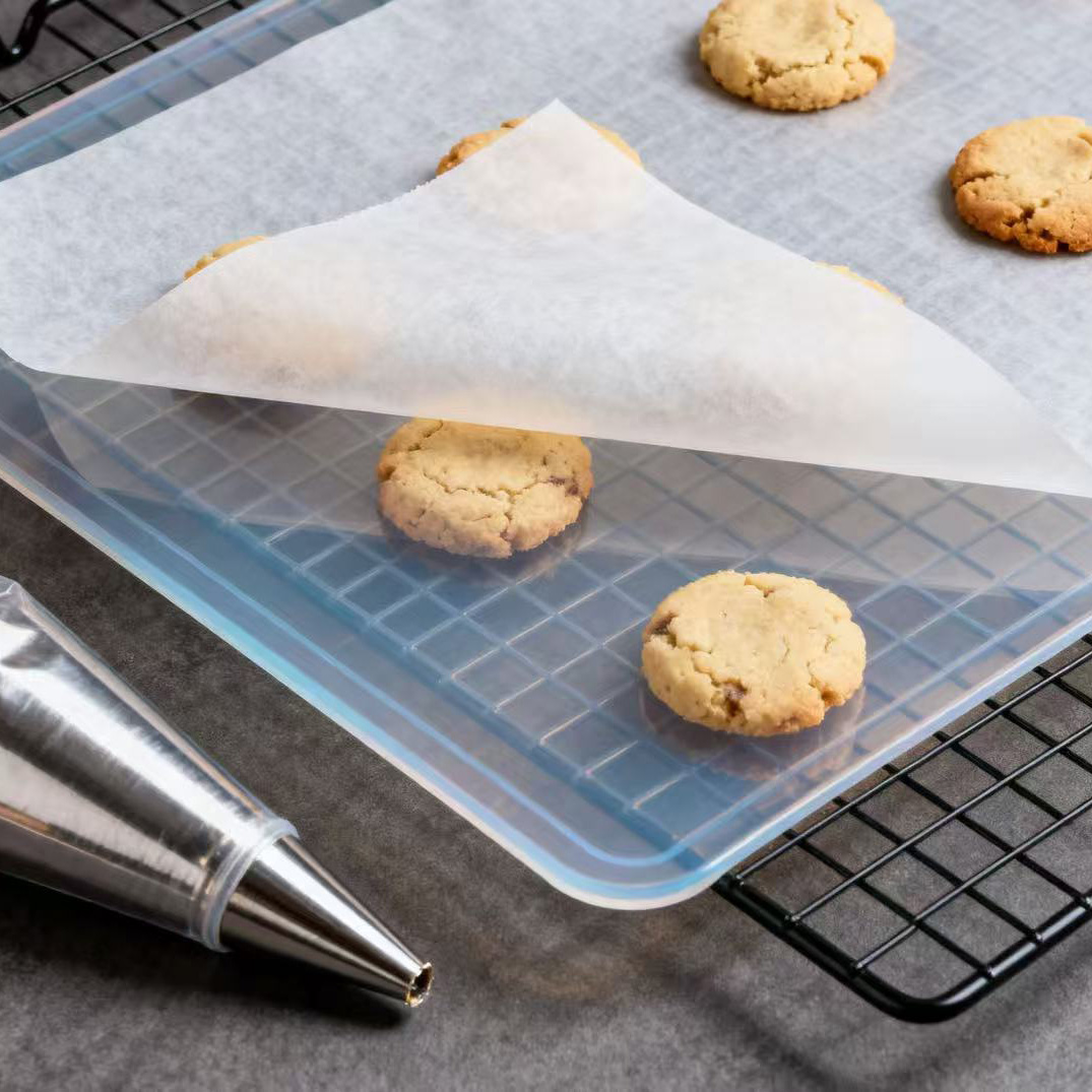 Baking tray silicone pad is non-stick and easy to remove from the mould
