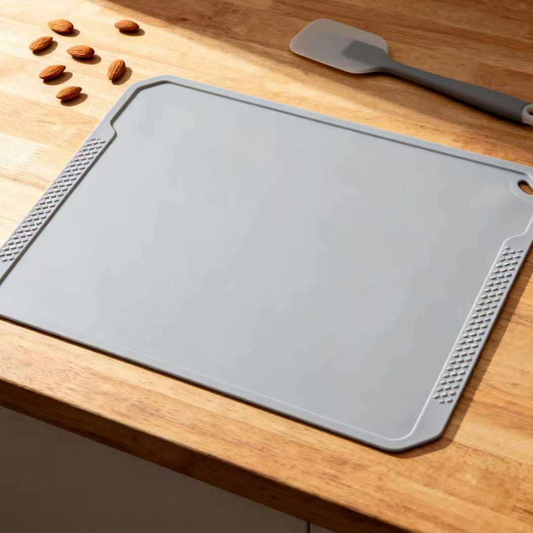 Baking tray silicone pad is non-stick and easy to remove from the mould