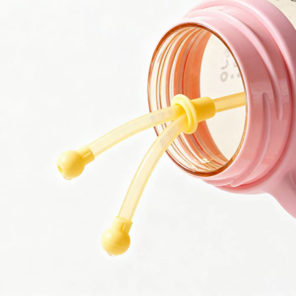 Baby feeding silicone straw assists babies to ingest fluid supplemental food safely and conveniently